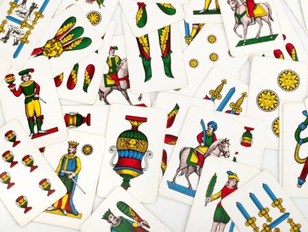 Carte napoletane: storia, come leggere, giochi popolari