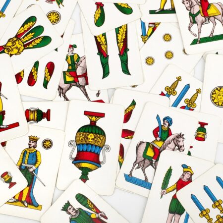 Carte napoletane: storia, come leggere, giochi popolari