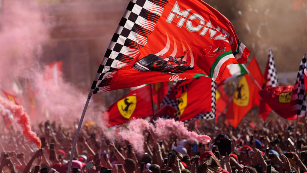 ferrari-fans-flags-flares-at-monzaItalian GP Formula 1