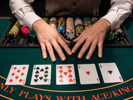Diversi tipi di poker: giochi, varianti, regole