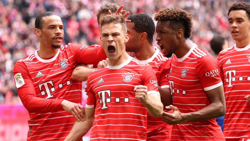 Bayern Munich 6-0 Schalke Thomas Tuchel's side romp to win to retain control of Bundesliga title race