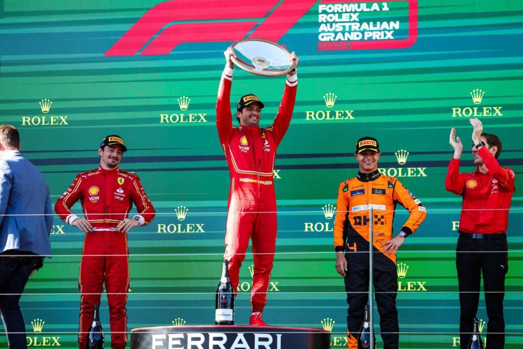 GP Australia 2024 Sainz vince, doppietta Ferrari con Leclerc